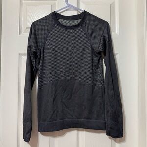 Lululemon restless pullover size 4 euc